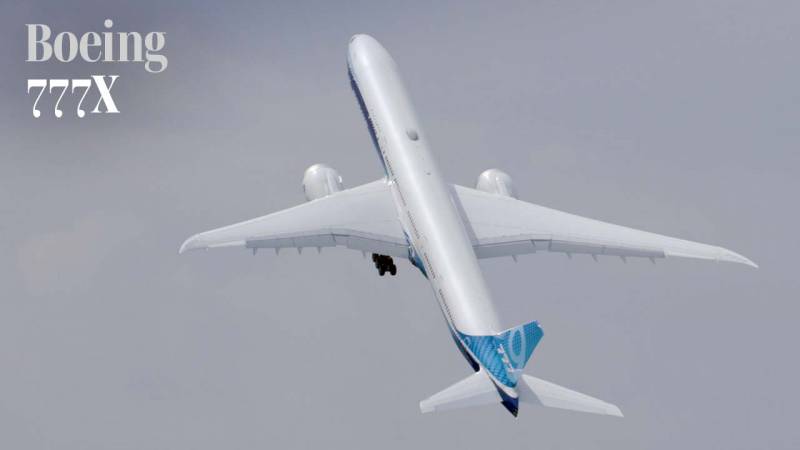 Boeing's 777X Takes Off Nearly Vertically at Farnborough Airshow 2022