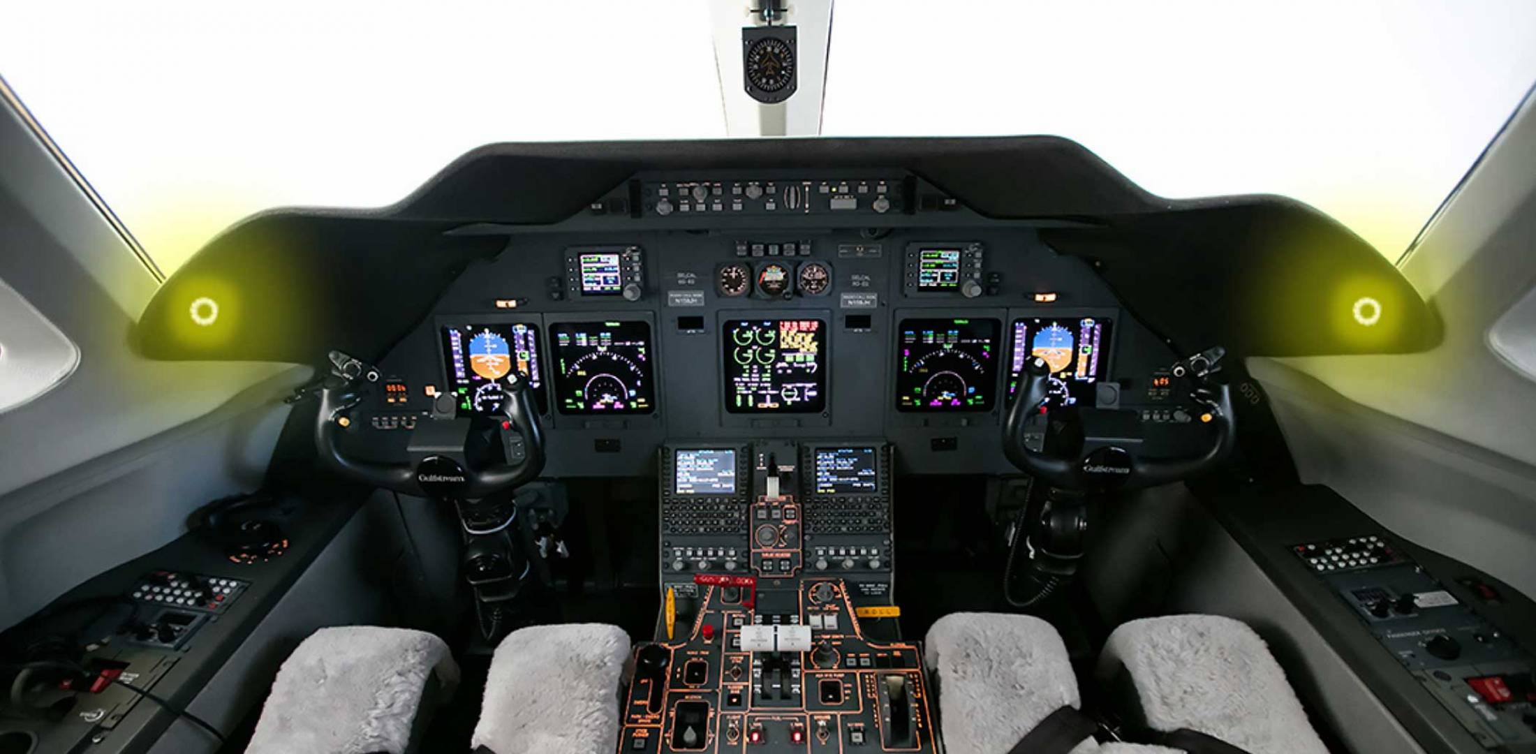 The Q-Alpha low-airspeed alerting system at the corners of the glareshield is designed to capture a pilot’s attention—even when the pilot is focusing elsewhere—with a bright visual alert and audible warnings.