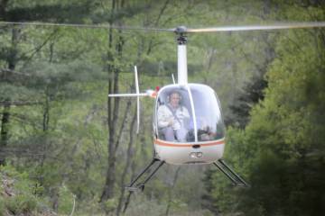 R22 helicopter